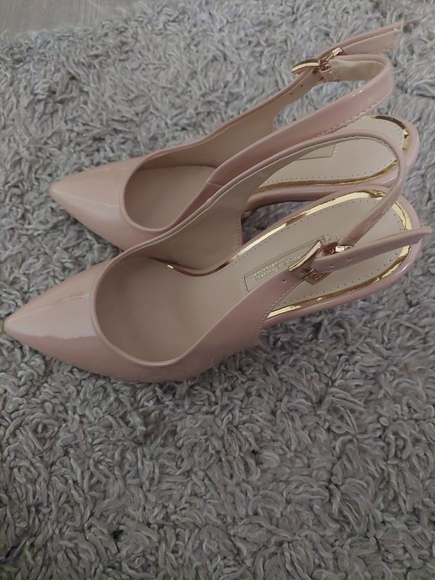 Vand pantofii primadonna collection
