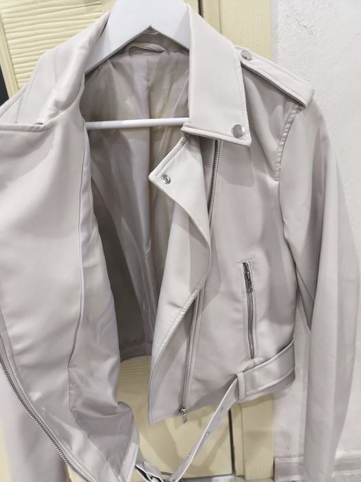 Дамско кожено яке.