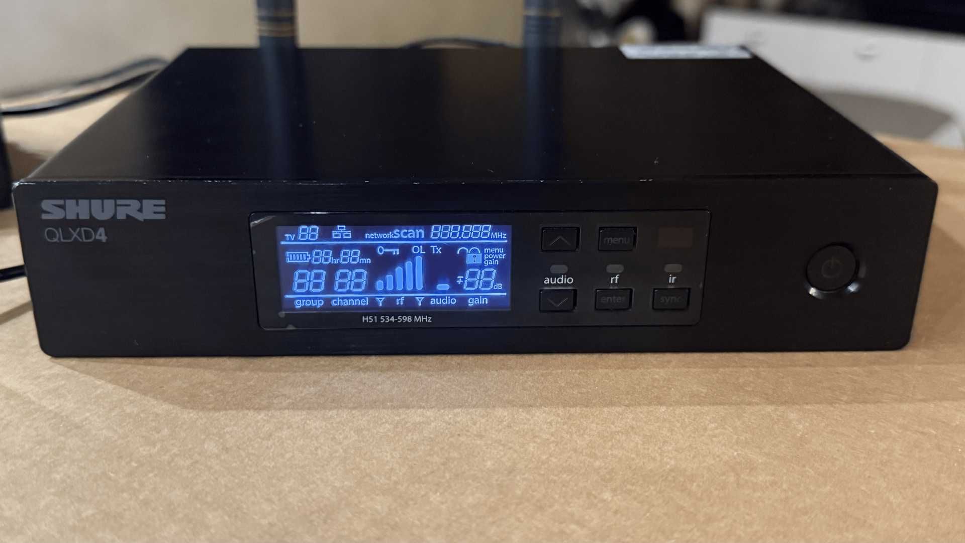 Микрофон SHURE QLXD24E/B87A (Серия H51 Работна Честота : 534-598 MHz )