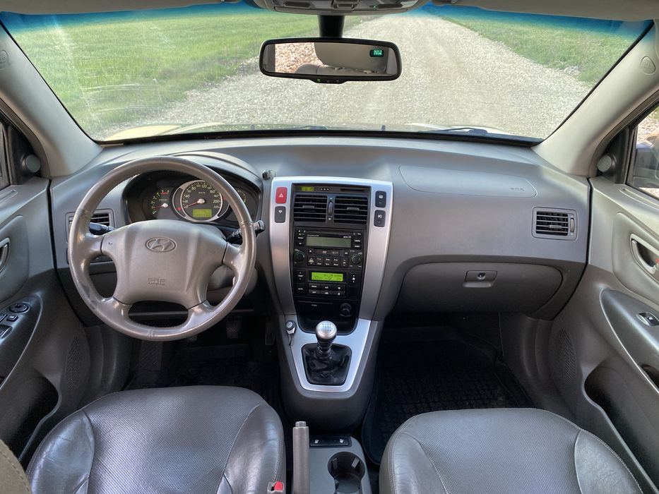 Hyundai Tucson 2.0 diesel 4x4 140cp Piele perforata / Trapa / Climă