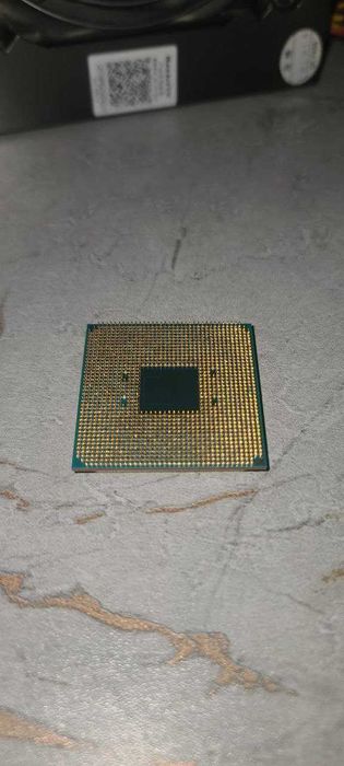 Продам Ryzen 3 2200G