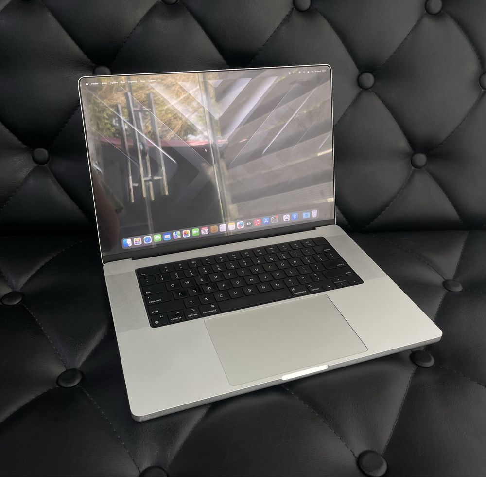 Apple MacBook Pro M1 Pro 2021 в хорошем состояние