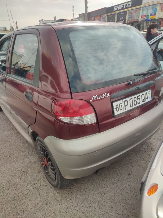 Йуриб турган мошин