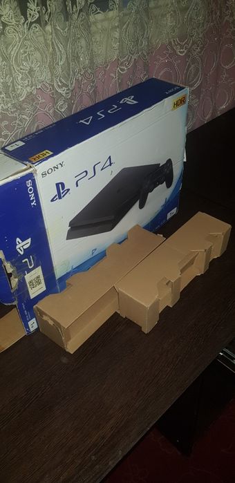 Playstation 4 slim sotiladi xolati yangi