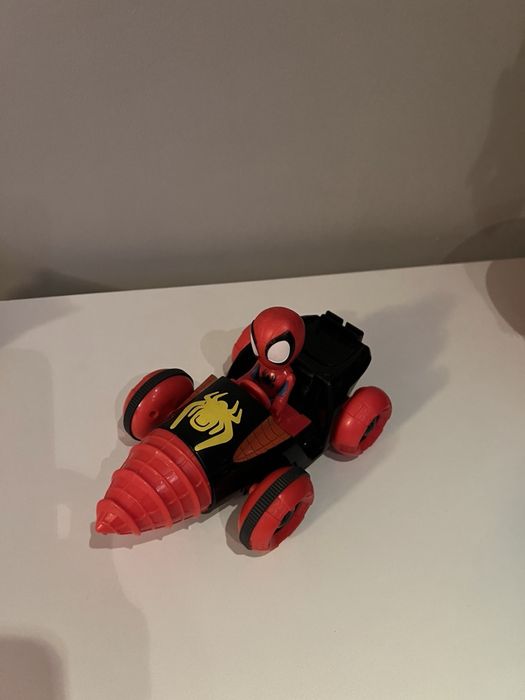 Играчки Marvel оригинални