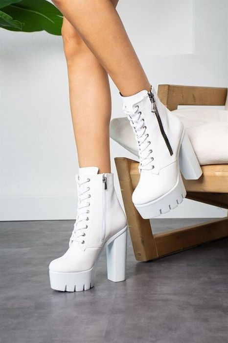 Боти на ток (36-40) - бяла кожа с бяло ходило (бели връзки)