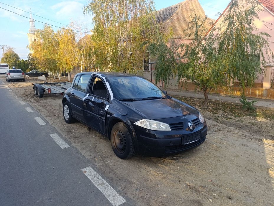 Dezmembrez Renault Megane 2 Benzina 1.6