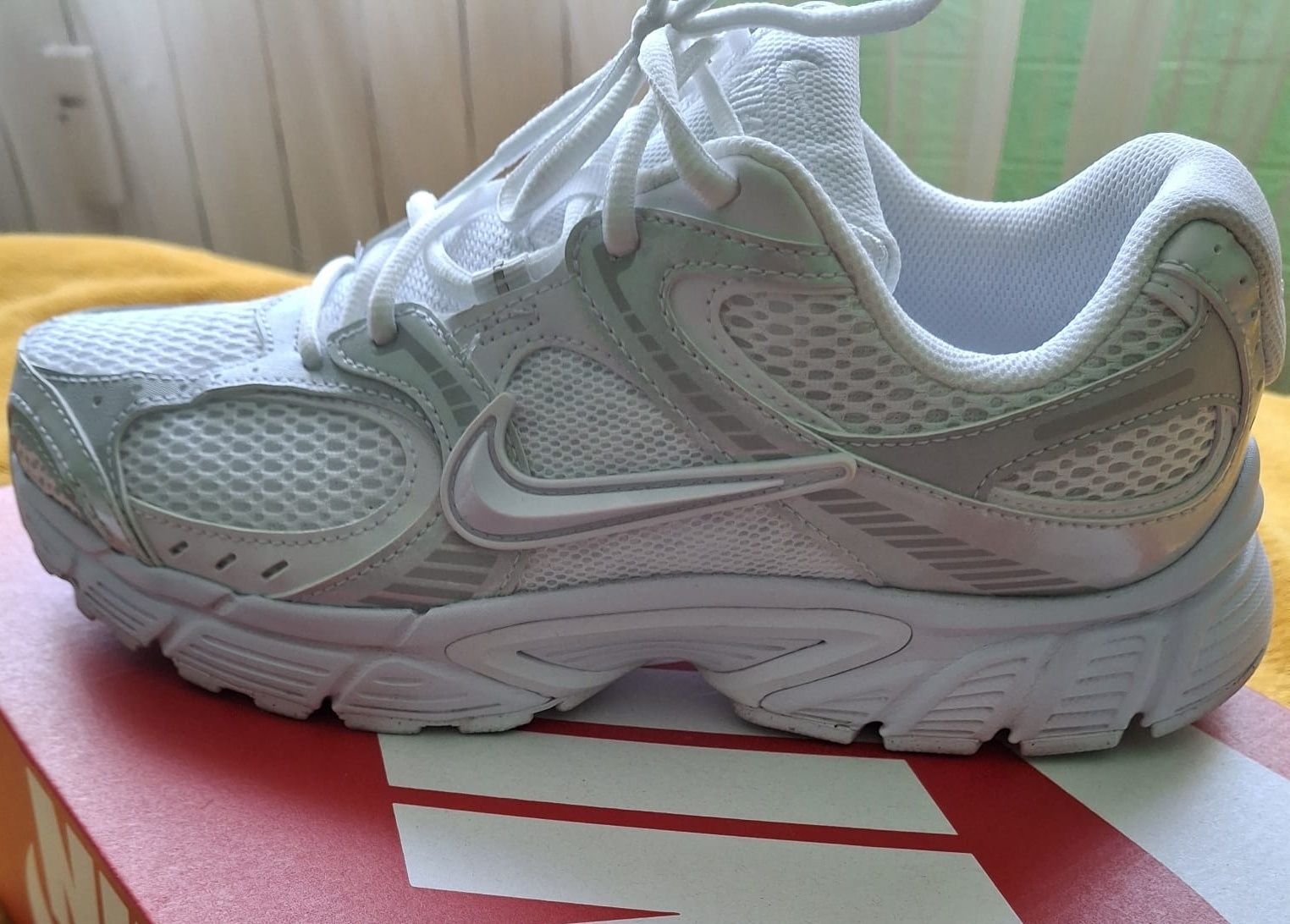 Мрежести маратонки Nike