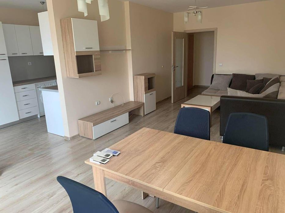 Дава се под наем Тристаен апартамент в Пловдив, Съдийски - 130 кв.м за 600 € - Снимка #2