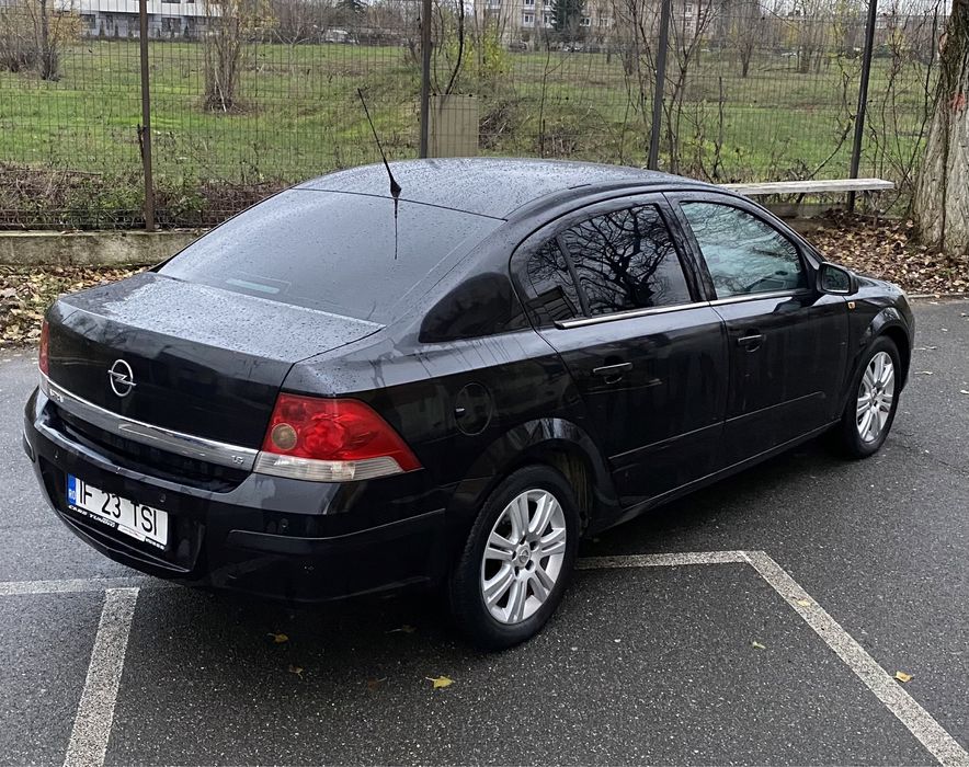 Opel Astra H Sedan