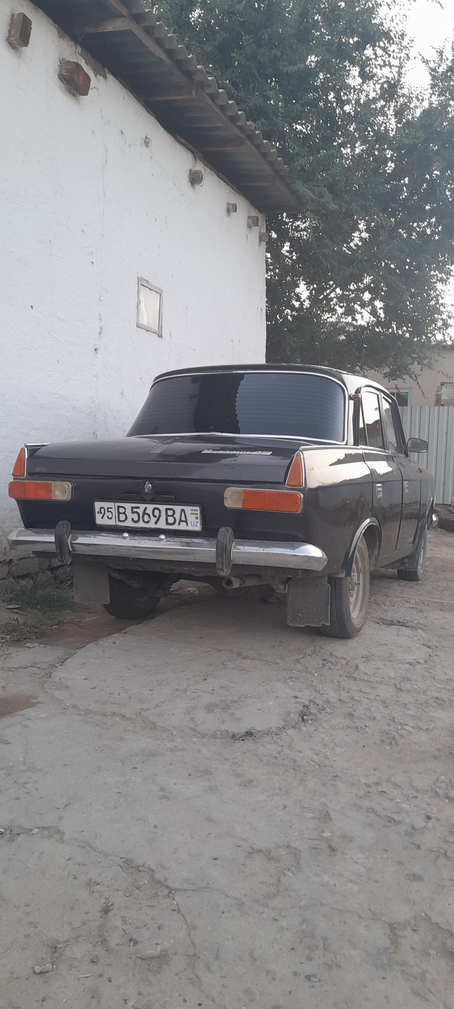 Afsonaviy Moskivich 412 vaqt sinovidan oʻtgan klassika