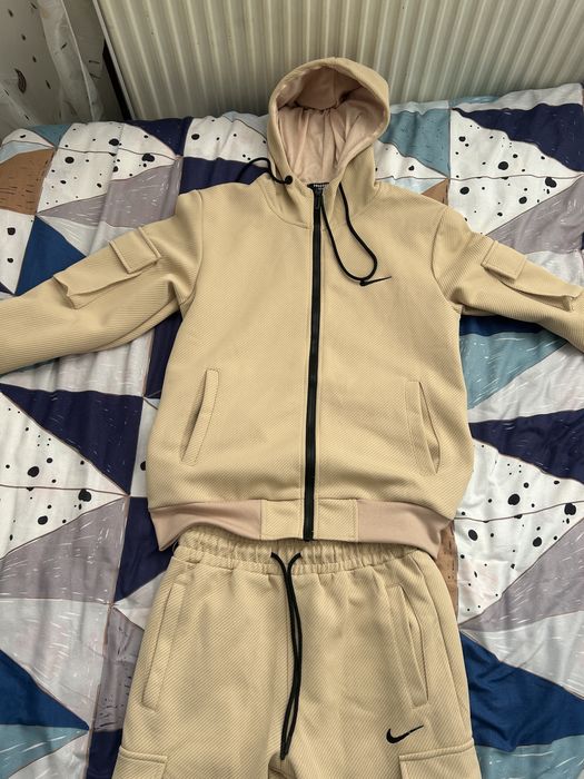 Trening nike barbati  crem