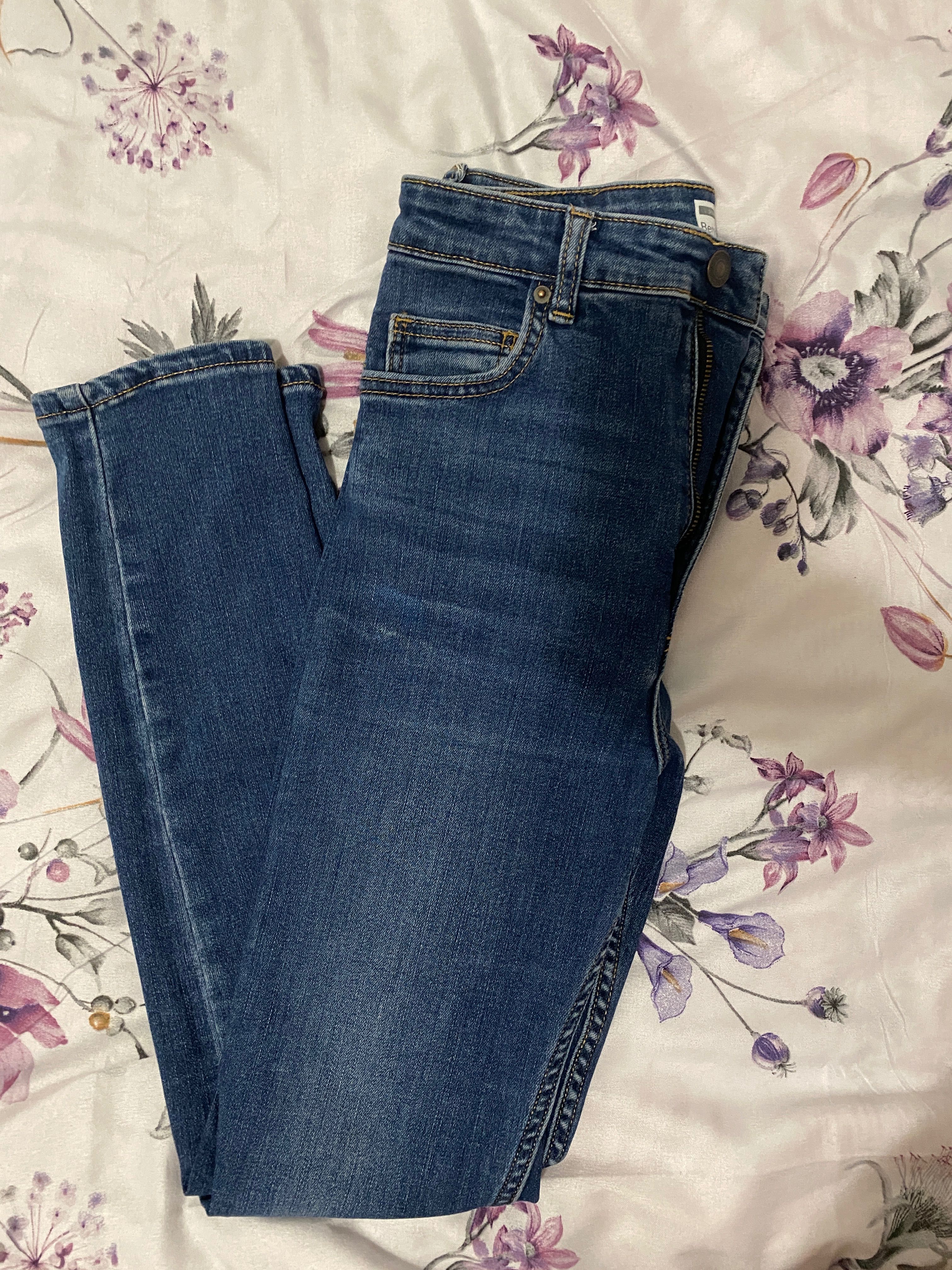 Blugi Bershka 50 lei