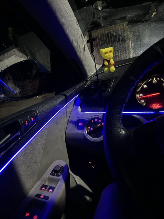 Montaj ambientale/Detailing auto Montaj condensatoare-subwoofere(etc)