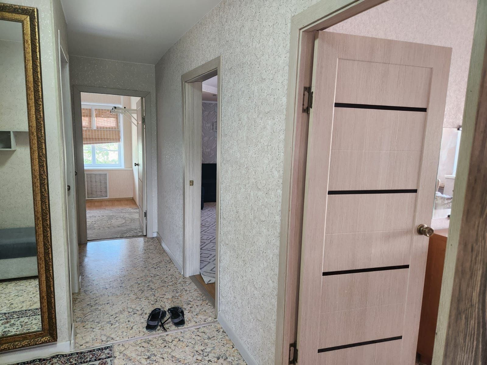Продаётся кв 5мкр 33д  3 комната  60 м2