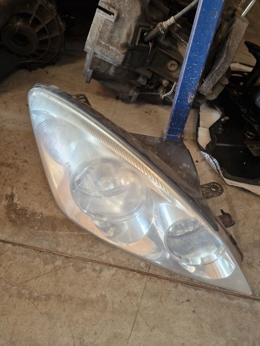 Far  dreapta kia ceed  an 2008