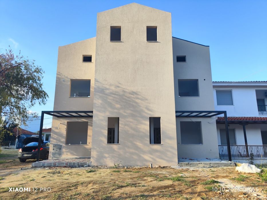 ПРОДАВА Мезонет в Паралия Офринио