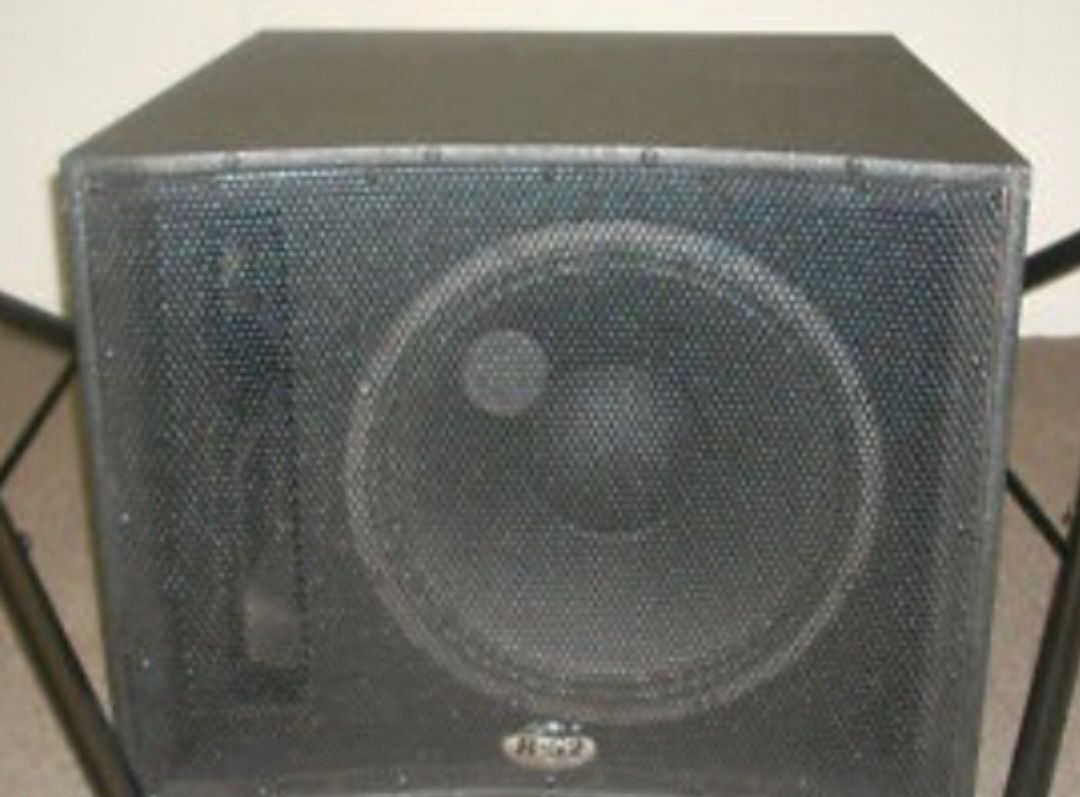 B52 Matrix 2000, subwoofer activ si 2 sateliti