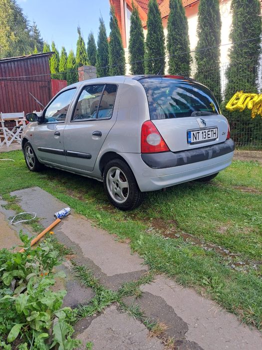 Vând Renault clio2