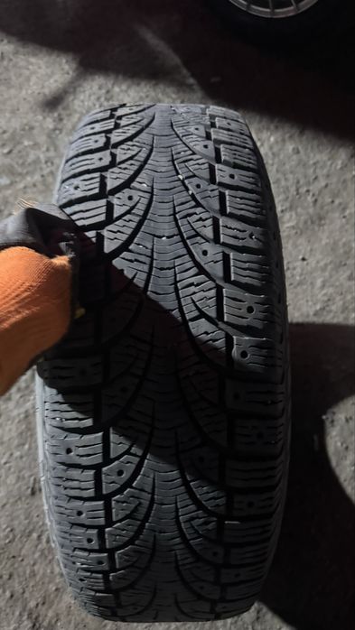 Продам зимнюю резину 225/60/R17