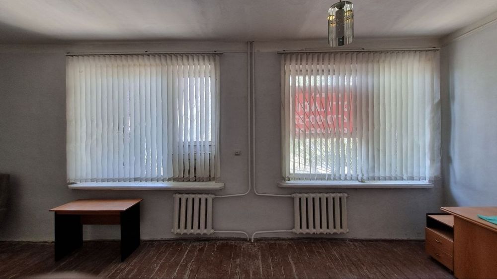 3-qavatda joylashgan 32 m² ofis sotiladi