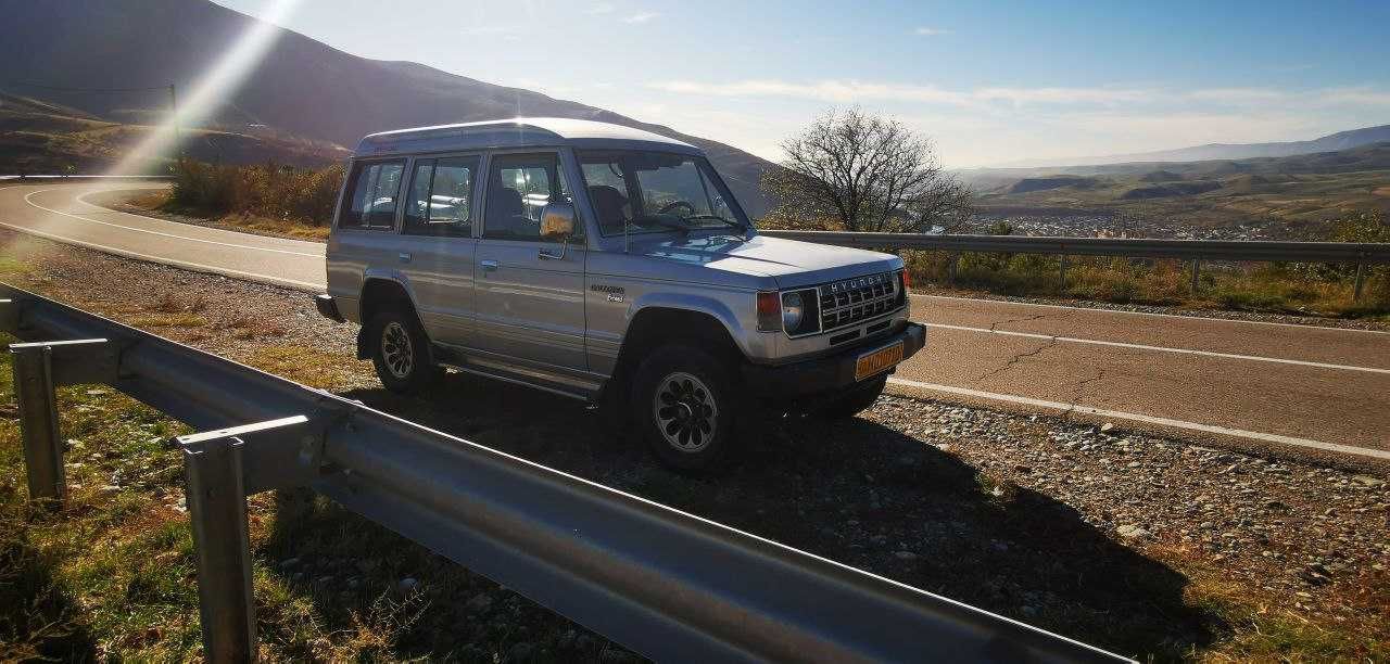 Hyundai Galloper, Pajero. 2.5 литра, дизель. Внедорожник.