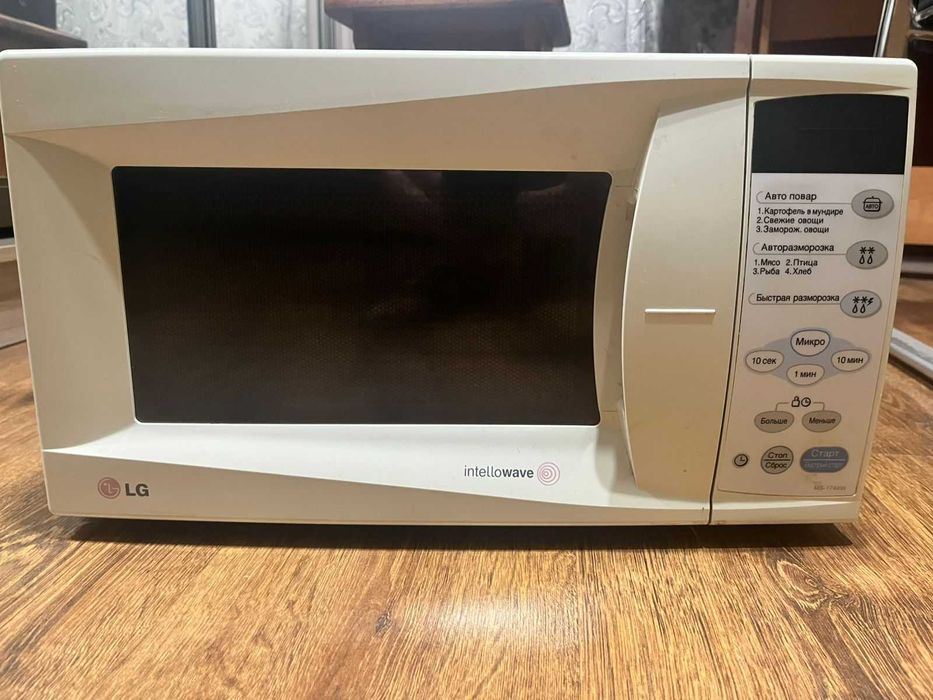 Микроволновая печь (БУ) продам
