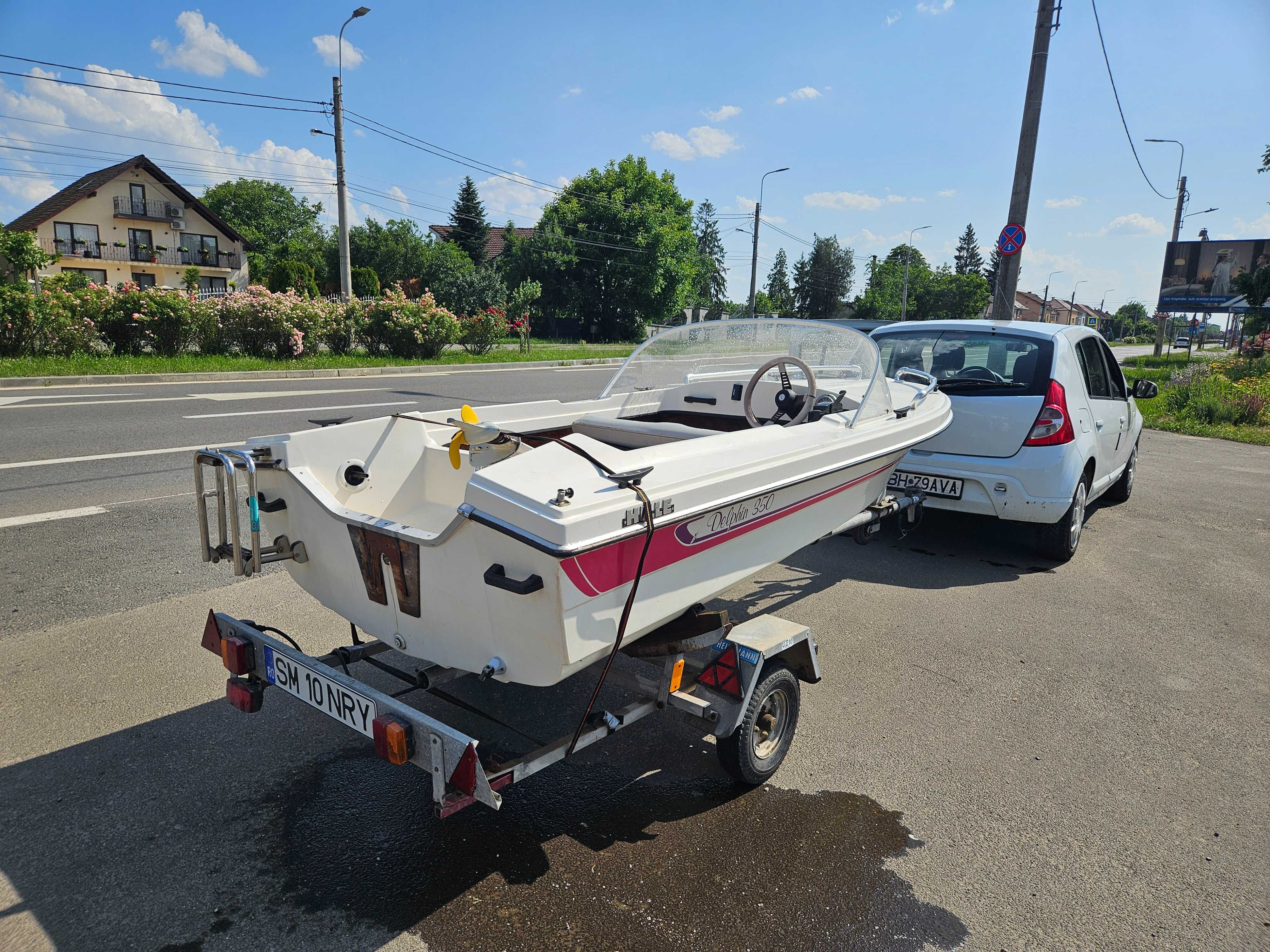 Barca cu peridoc și motor 4cp