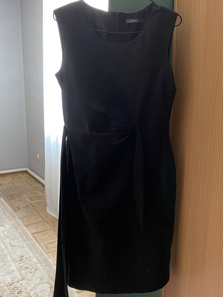 Платье чёрное футляр
