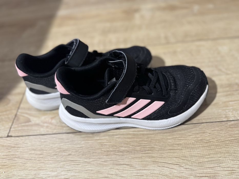 Pantofi sport Adidas