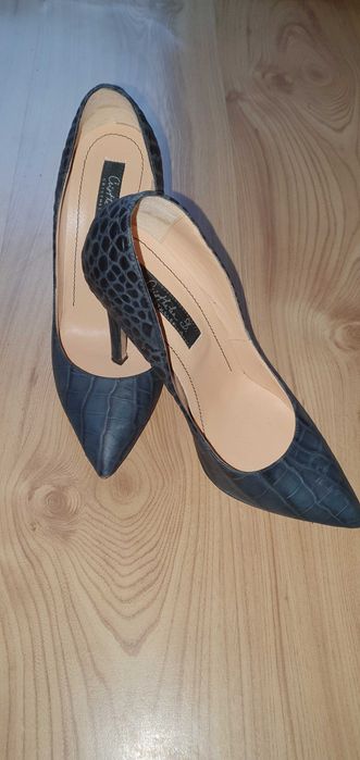 Pantofi stiletto