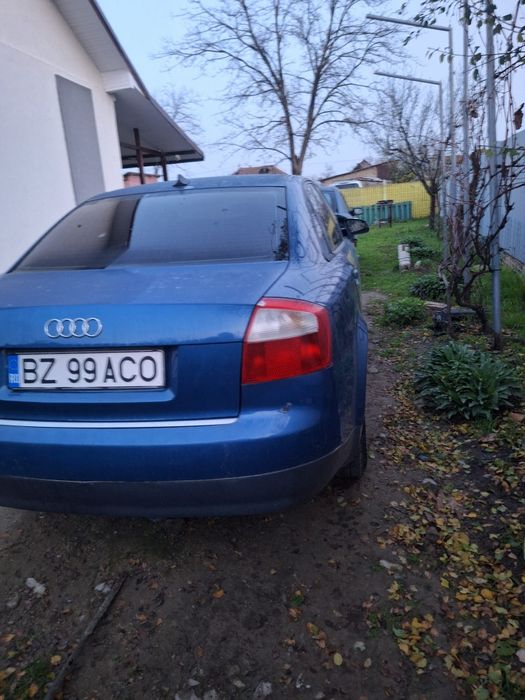 Vând audi A4 motor 1.6 !