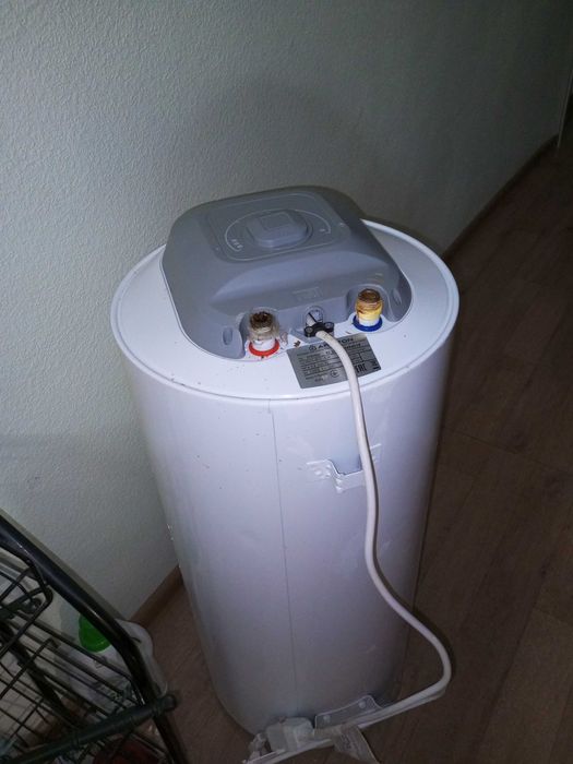 Водонагреватель Аристон 50л