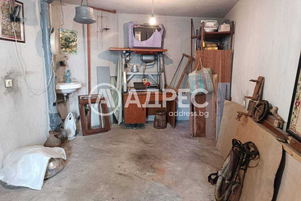 Дава се под наем Гараж / Паркомясто в Разград, Възраждане - 25 кв.м за 155 € - Снимка #2