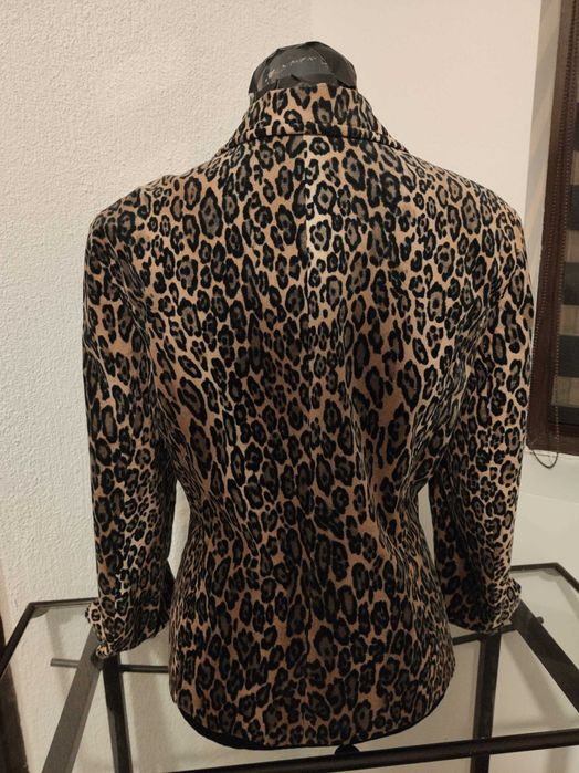 Bianca sacou/ jachetă animal print