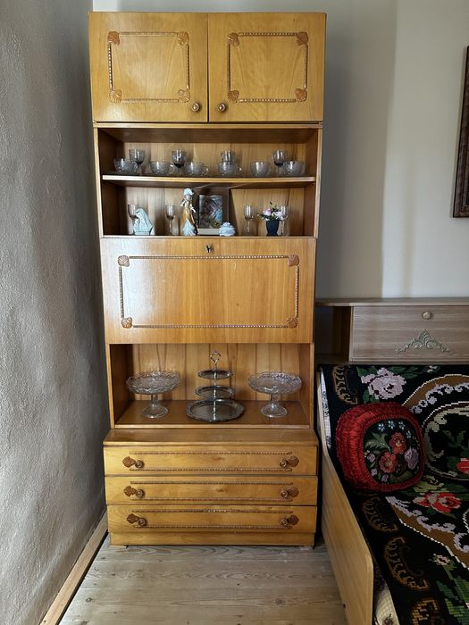 Mobilă veche 'tineret'