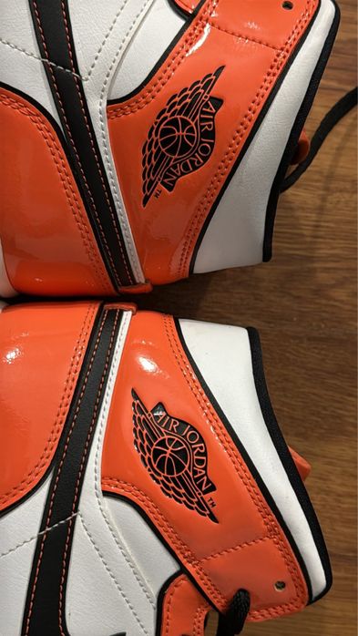 Jordan 1 Mid SE Turf Orange