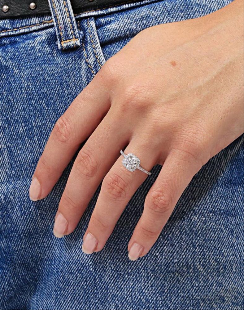 Годежен пръстен с камък moissanite