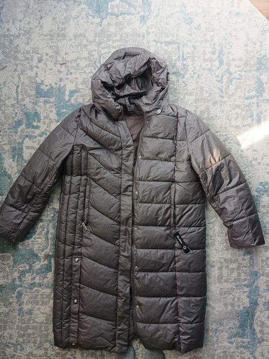 Куртка серый 50.54р 10000спартивка 44/46 3000.тюрбан 3000тг новый