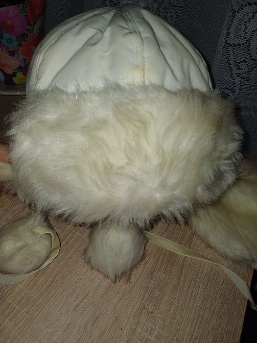 Căciulă de blană artificială