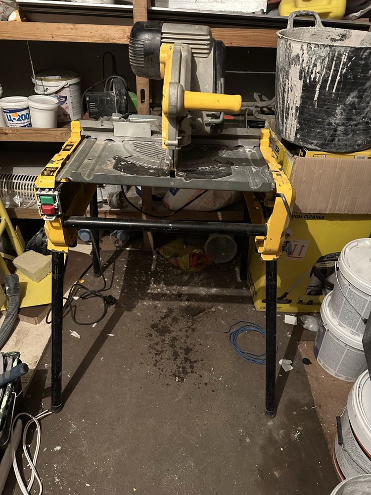 Комбиниран циркуляр Dewalt