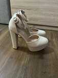 Sandale crem cu platforma