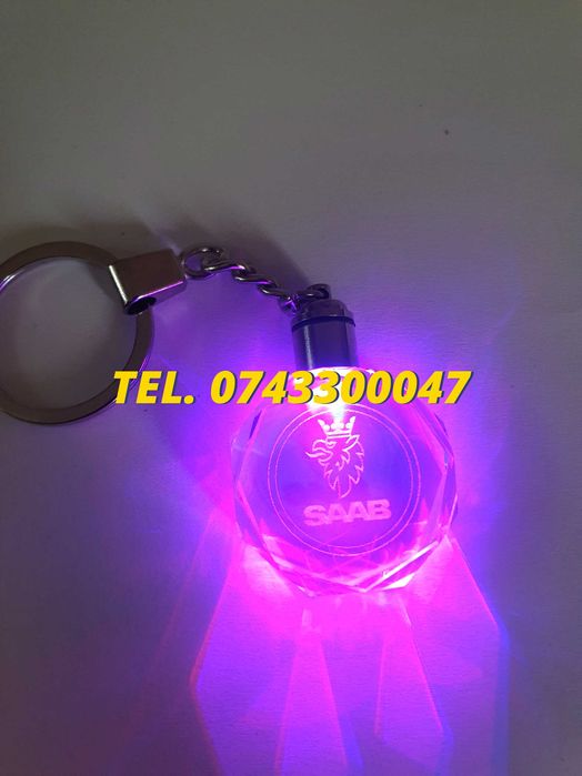 Oferta Breloc Din Sticla Cu Led 6 Culori Saab