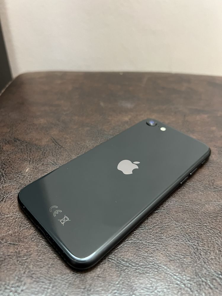 iPhone SE 2020 - 64 GB - 100% battery health