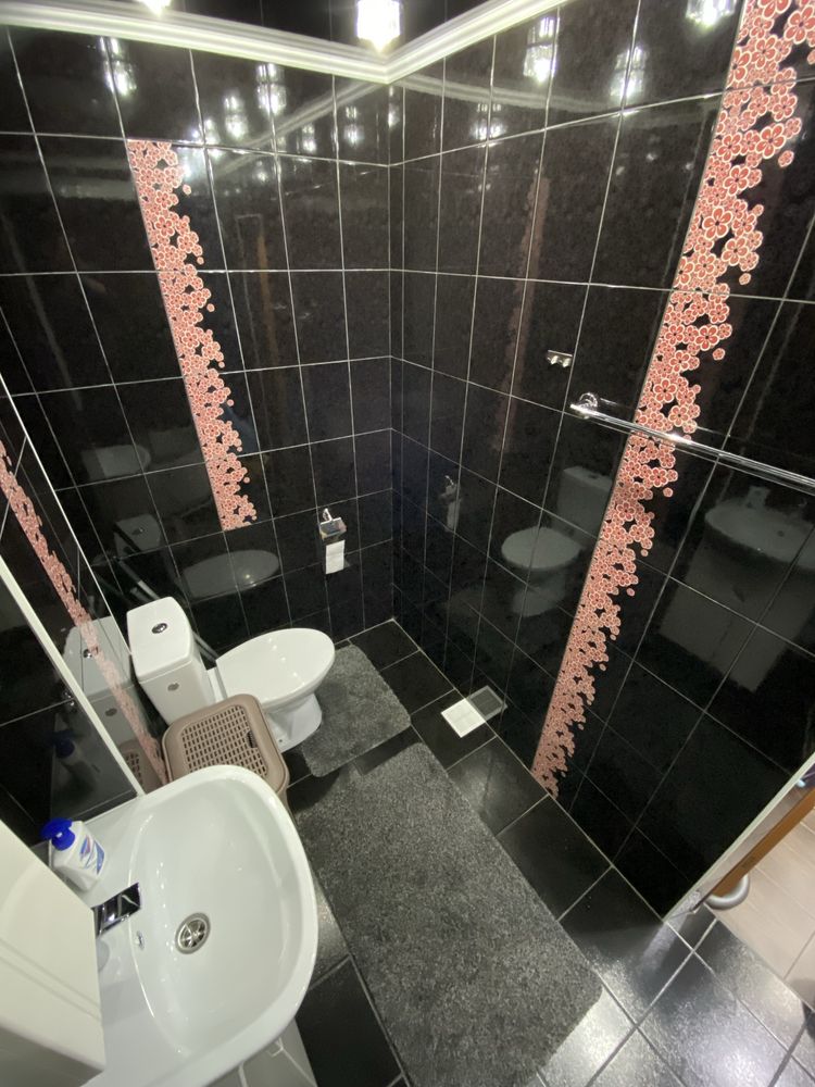 Продам 2-комнатную в 4 мкр. 11 дом