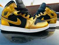 Vand Air Jordan 1 Mid Metallic Gold