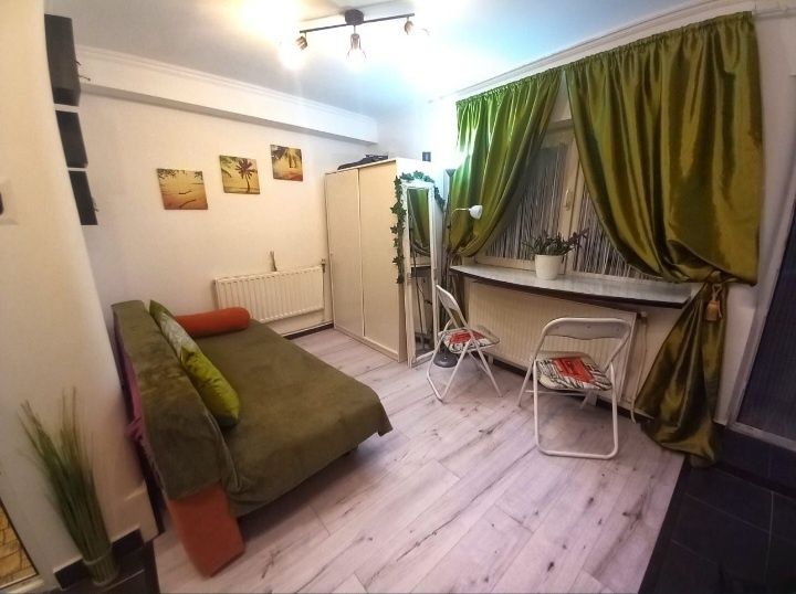 Persoana fizica vand garsoniera in centru, parter, Turnul pompierilor