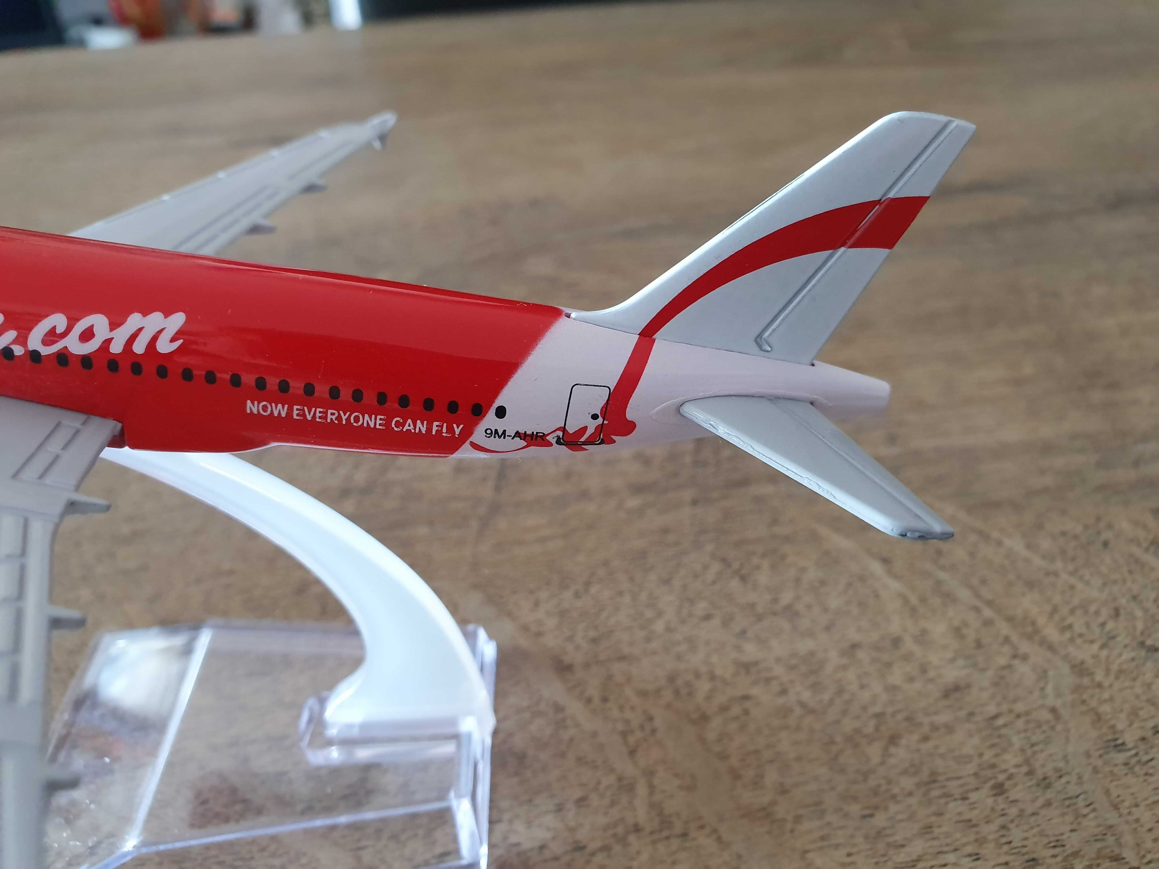 Macheta metalica de avion Air Asia | Decoratie | Perfect pt cadou