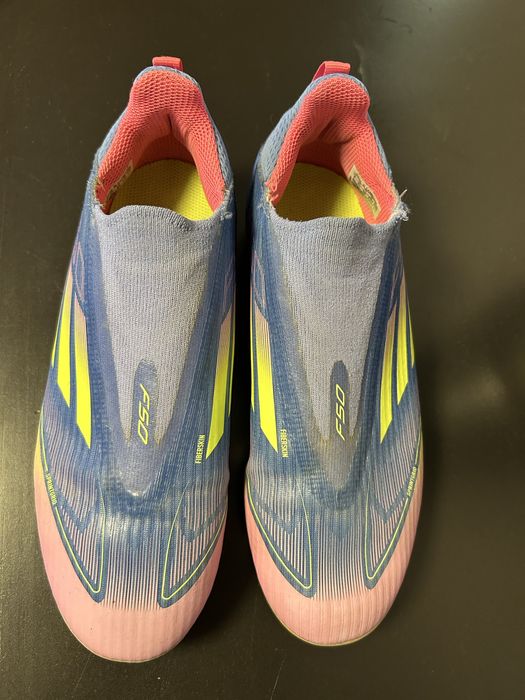 Детски футболни обувки