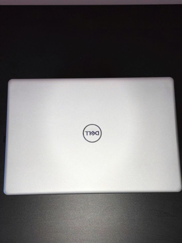 Laptop Dell Inspiron 5593, procesor i5 gen.10, fullHD, 8GB, 256GB SSD